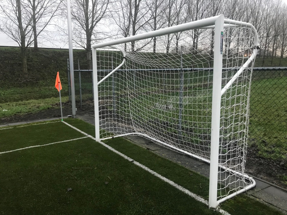 Vast aluminium voetbaldoel 3x2 meter in P-model met kunststof netstrip | Trainingsdoel voor jeugd | Ovaal profiel 80x90 mm | Gecoat in RAL-kleur