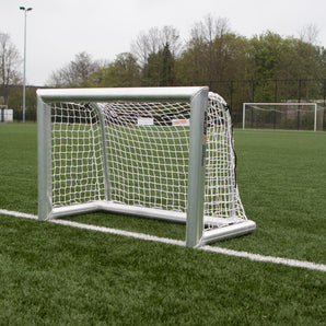 Klein voetbaldoel 1,2x0,8 m voor trainingen of gebruik in de tuin